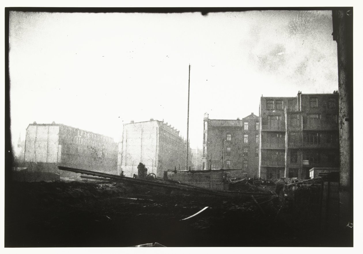 Nieuwbouw langs het Jacob van Lennepkanaal in Amsterdam door George Hendrik Breitner