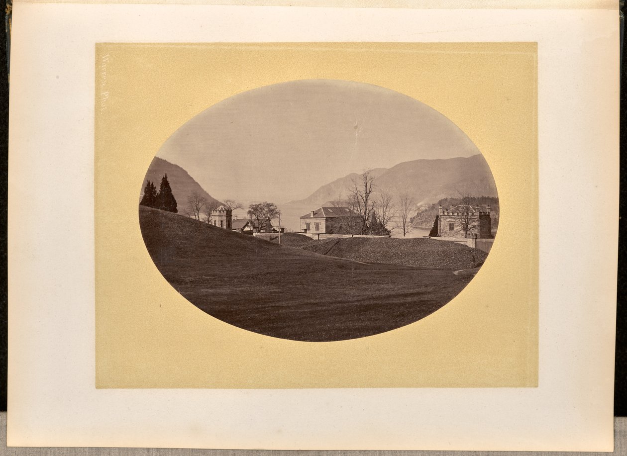 Häuser entlang eines Wasserfrontbereichs, West Point door George Kendall Warren