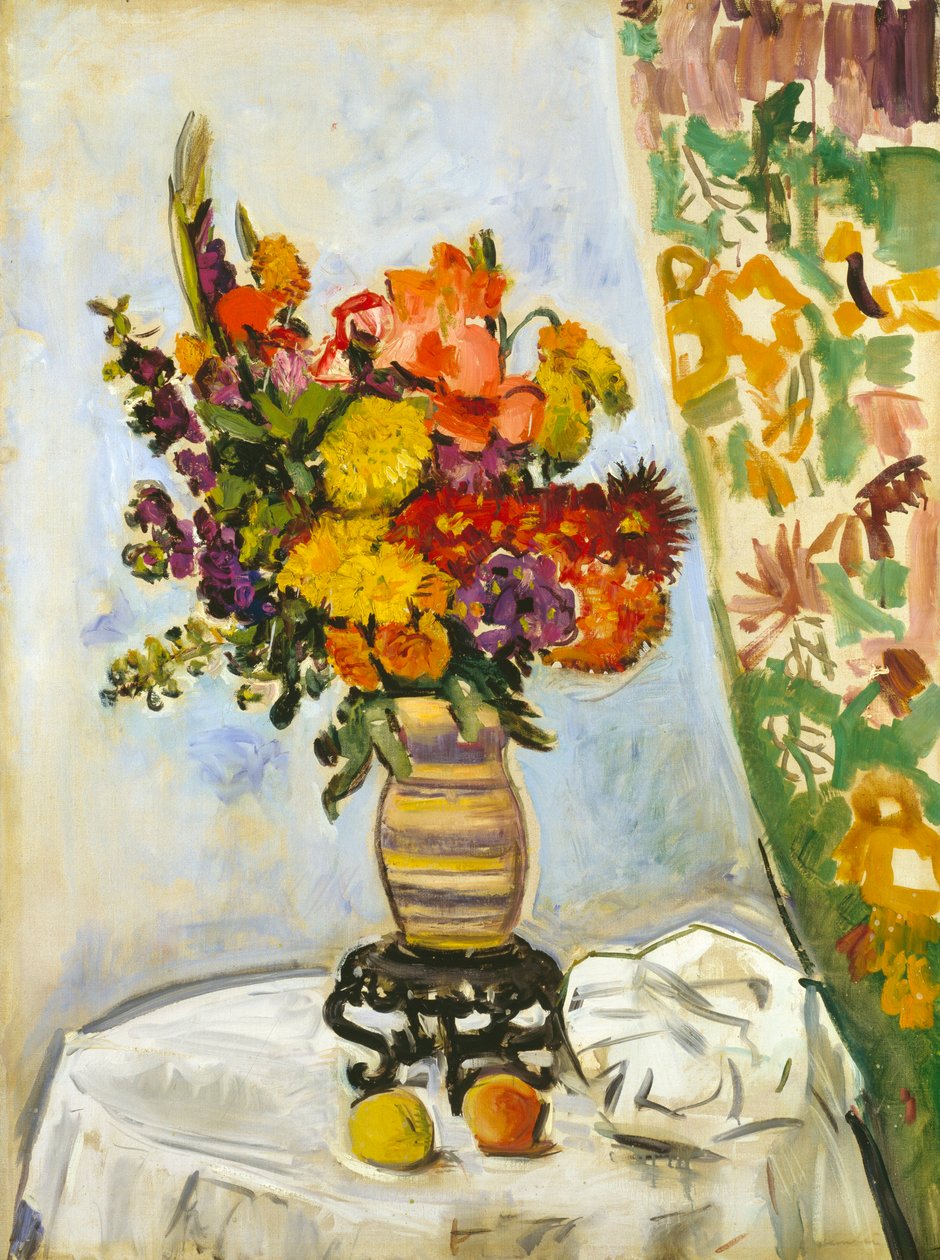 Bloemen in een Chinese vaas door George Leslie Hunter