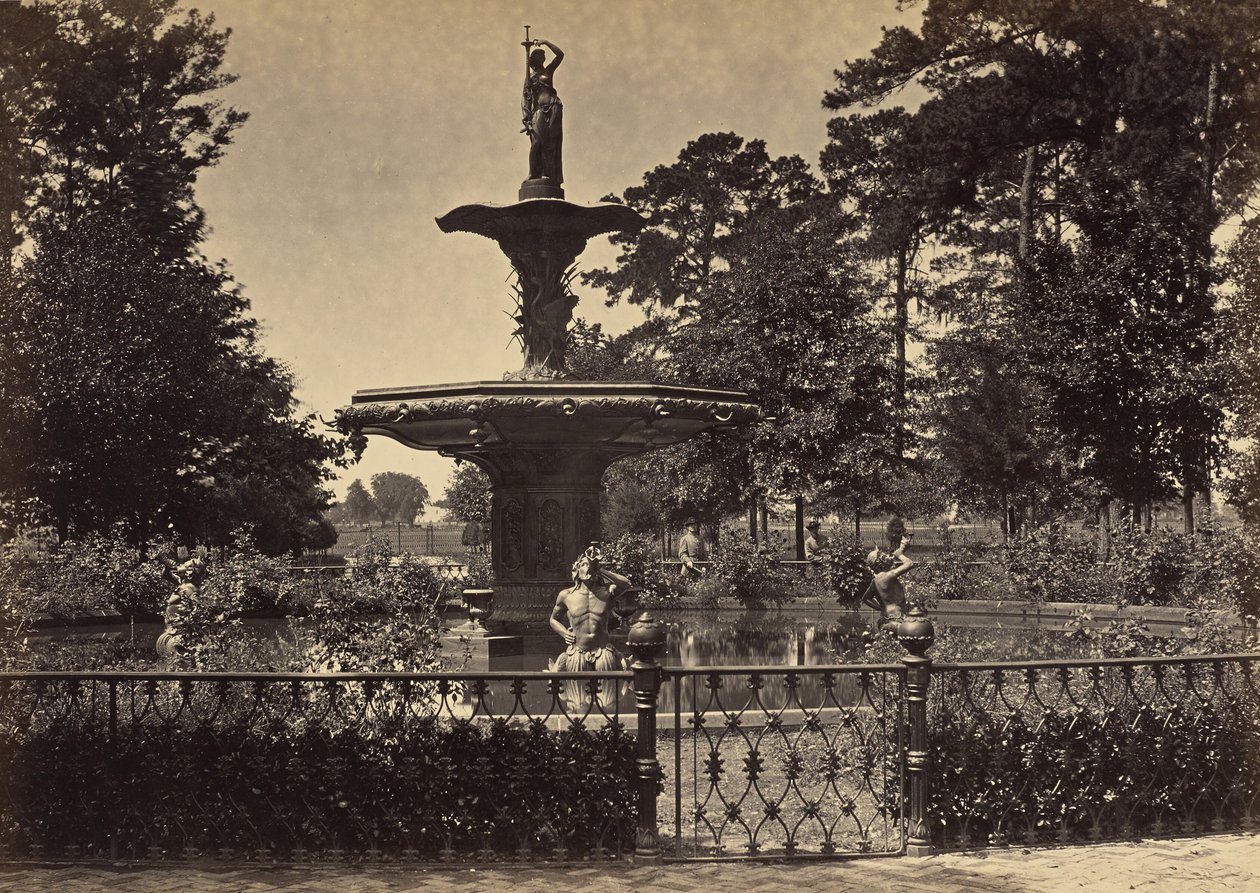 [Fountain, Savannah, Georgia] door George N. Barnard
