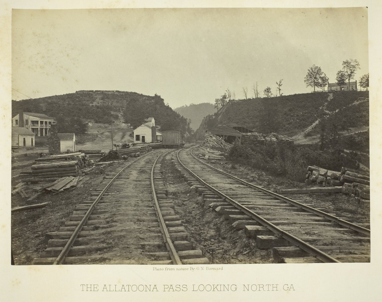 De Allatoona Pass, kijkend naar het noorden, GA door George N. Barnard
