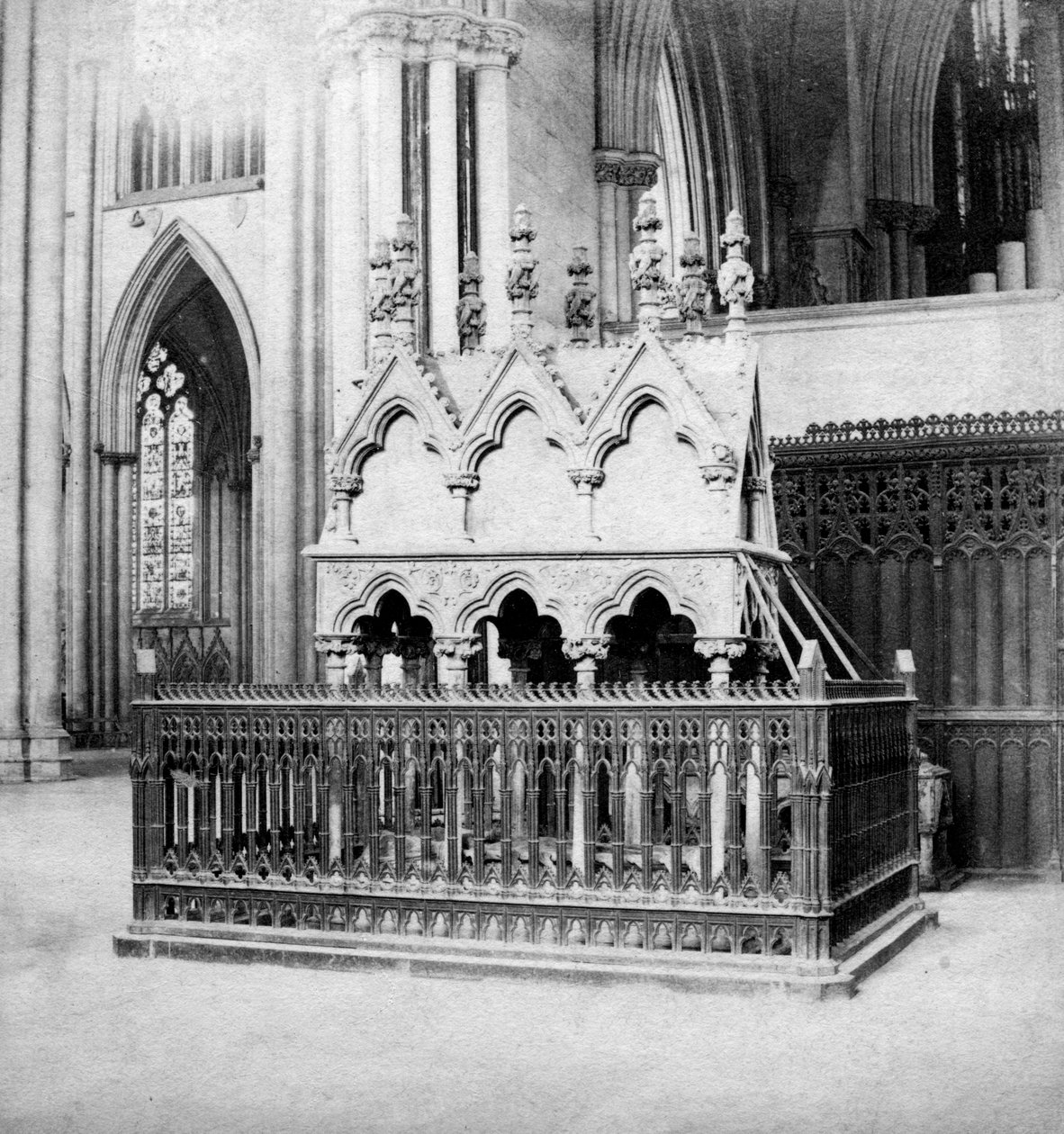Monument van Walter de Grey, York Minster, York, Noord-Yorkshire, begin 20e eeuw door George Washington Wilson