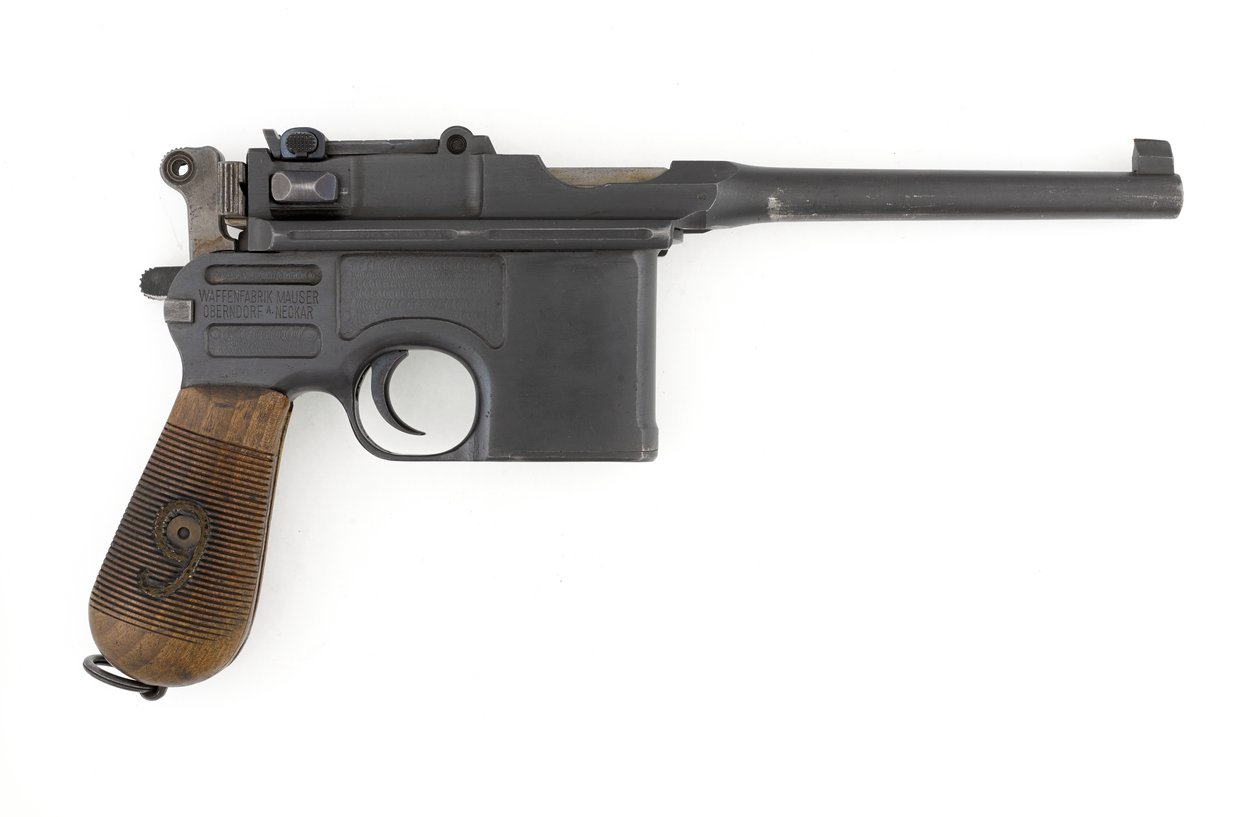 Mauser C96 9 mm zelfladend pistool, Exportmodel omgebouwd naar 9 mm Parabellum door German School