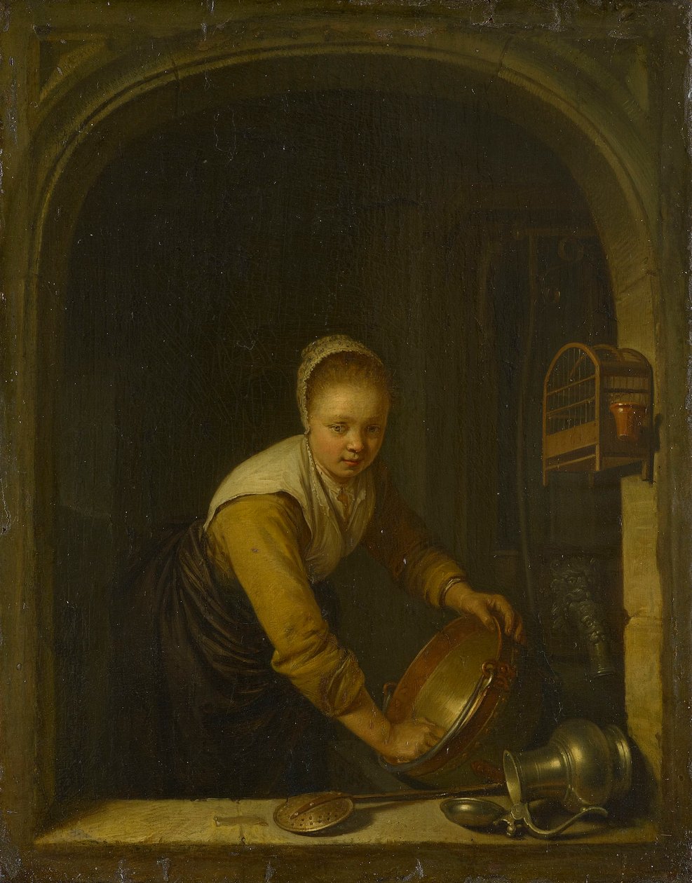 Een dienstmeisje schuurt een koperen pan bij een raam door Gerrit Dou