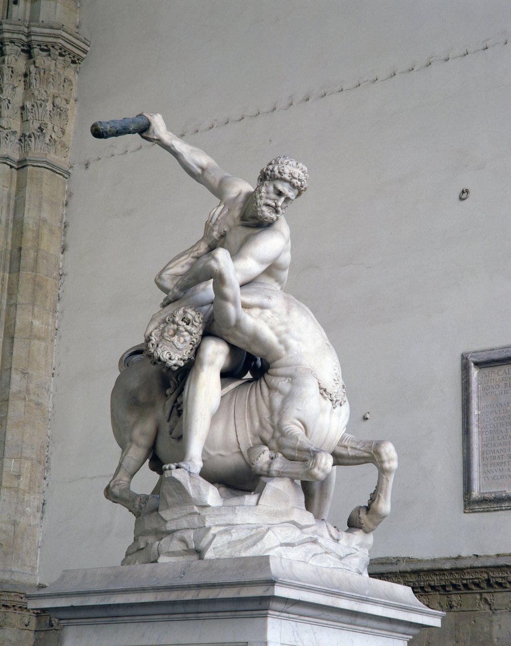 Hercules doodt de centaur (marmer) door Giambologna