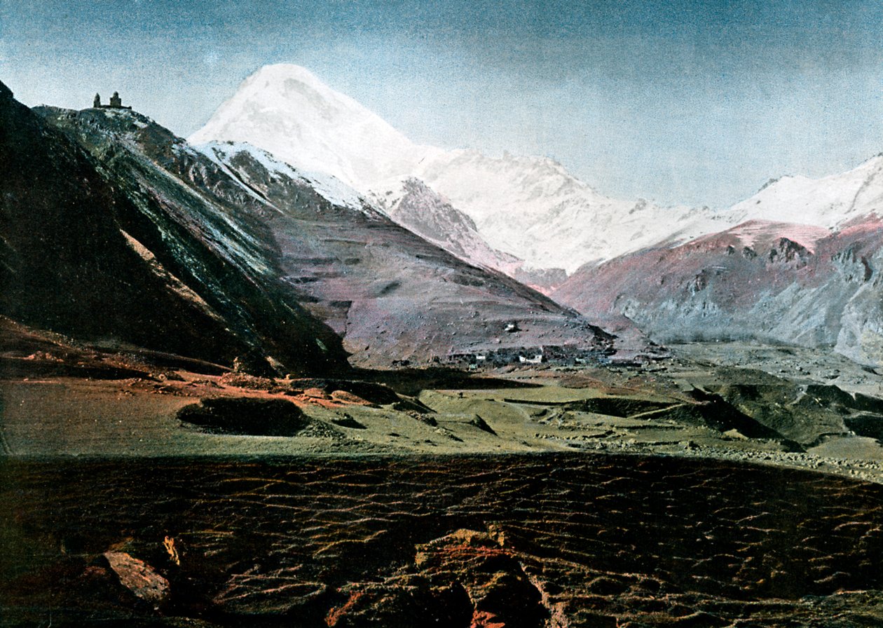 Berg Kazbek, Kaukasus, ca. 1890 door Gillot