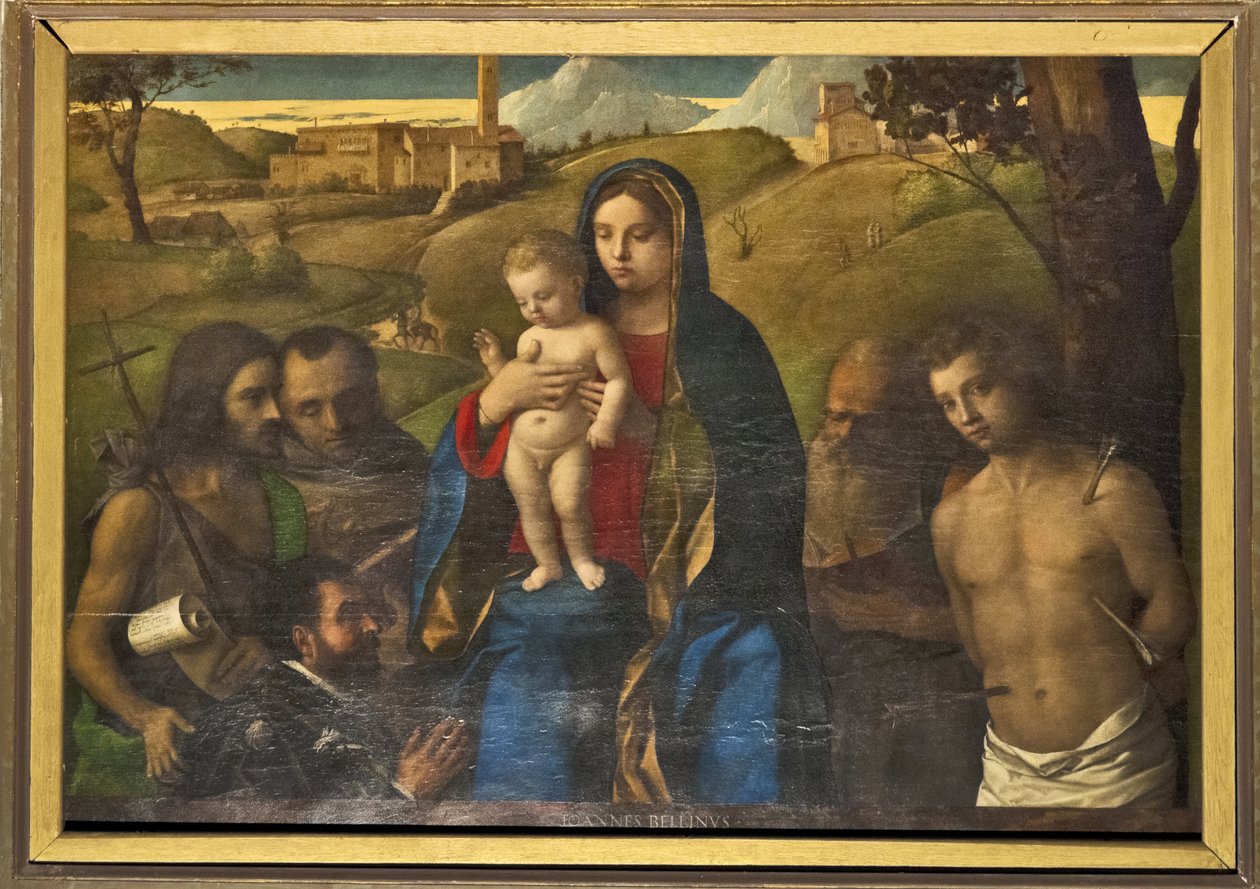 Madonna en Kind met vier heiligen (Johannes de Doper, Franciscus, Hiëronymus en Sebastiaan (van links naar rechts)) en schenker door Giovanni Bellini