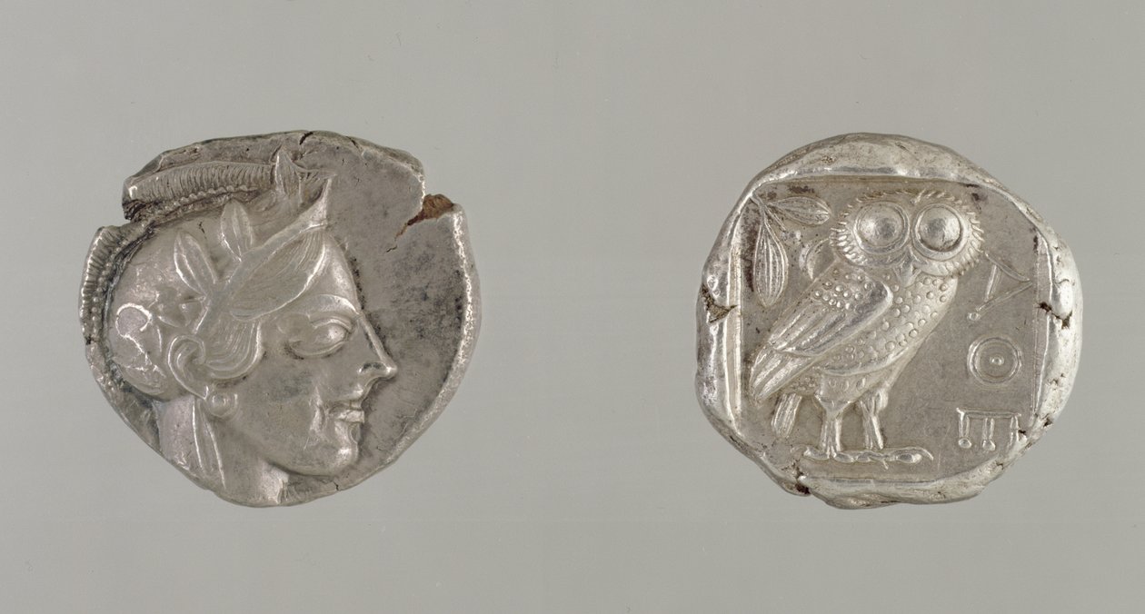 Beide zijden van een Drachma, met het hoofd van Athena en een uil, uit Athene, ca. 450-440 v.Chr. door Greek