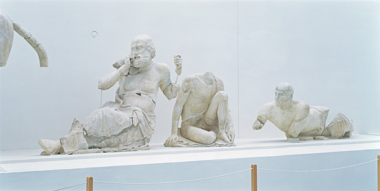 Vrijstaande figuren van het oostelijke fronton van de Tempel van Zeus door Greek