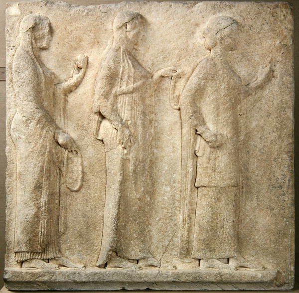 De Drie Gratiën, reliëf uit de Passage van de Theores, van Thasos, c.470 v.Chr. (marmer) door Greek
