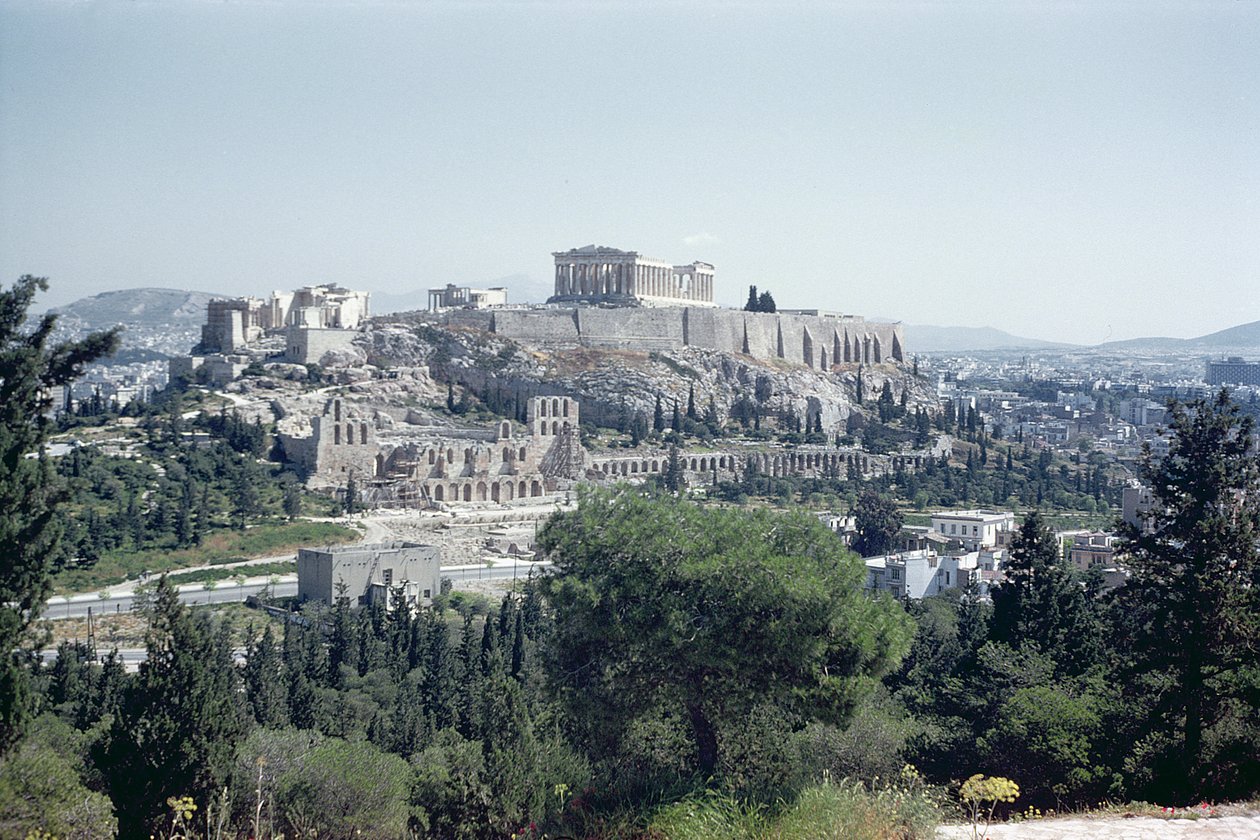 Westelijke aanblik van de Akropolis, gebouwd ca. 600 v.Chr.-450 v.Chr. door Greek School