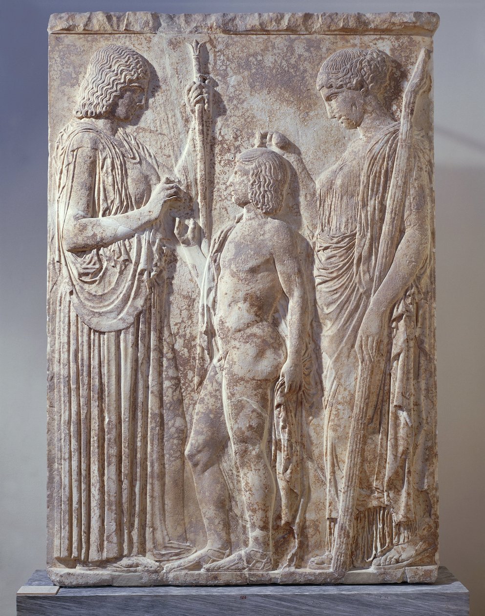 Marmeren bas-reliëf met de Triade van Eleusinische Mysteriën met Persephone, Demeter en Triptolemus, uit Eleusis door Greek School