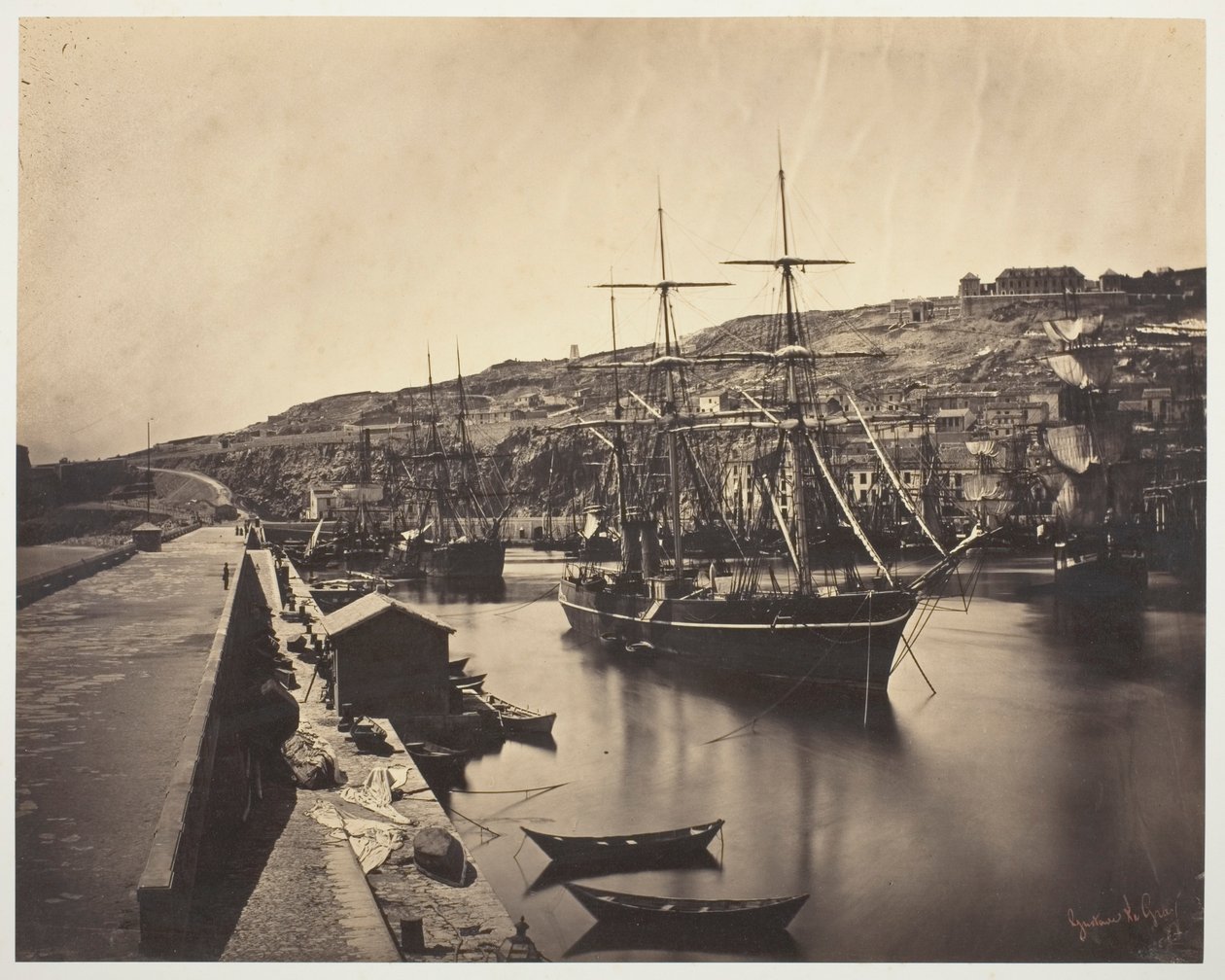 De Haven en Stad van Sète-Mediterranean (Port et Ville de Sète-Méditerranée) door Gustave Le Gray