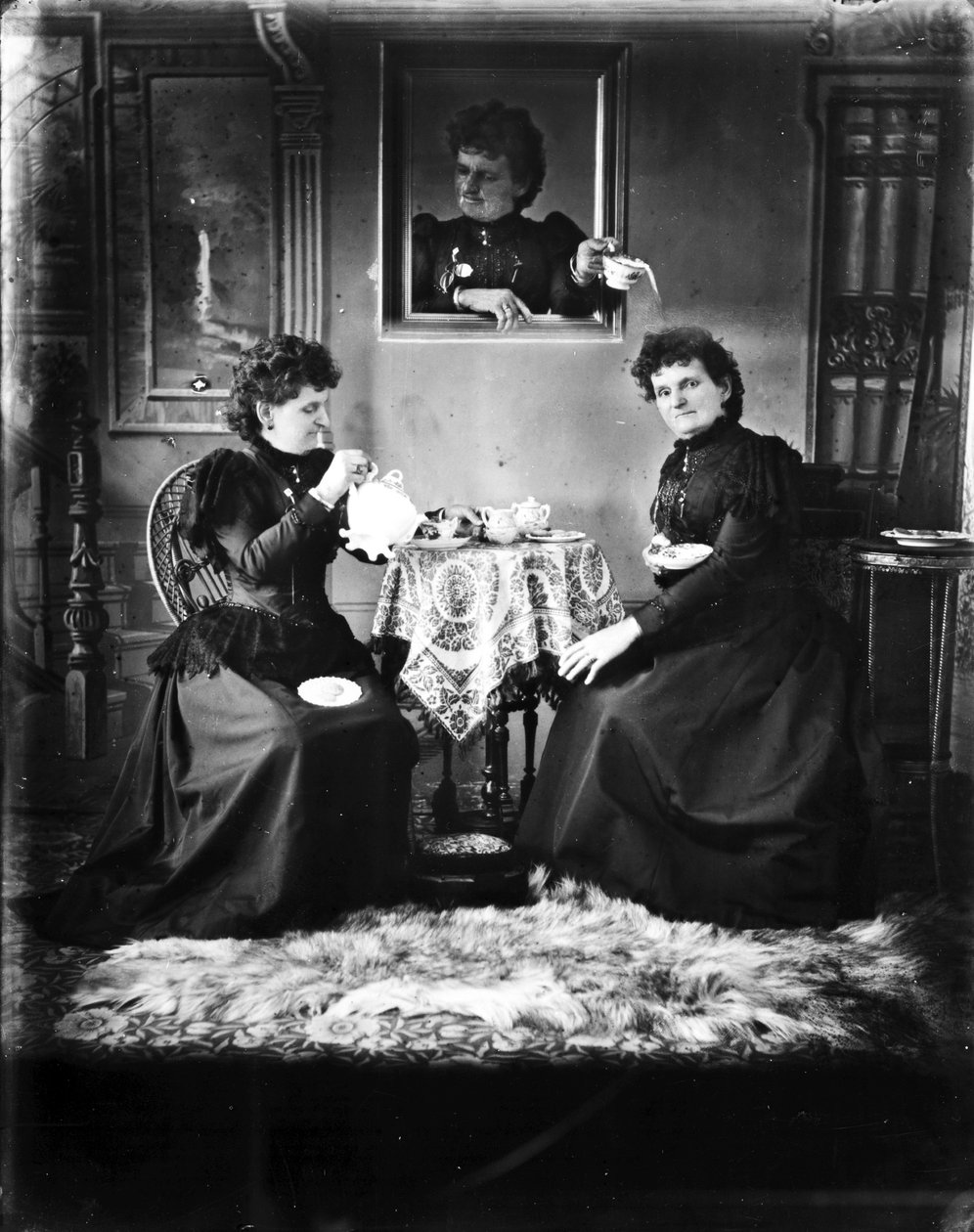 Zelfportret, ca. 1893 (zwart-wit foto) door Hannah Maynard