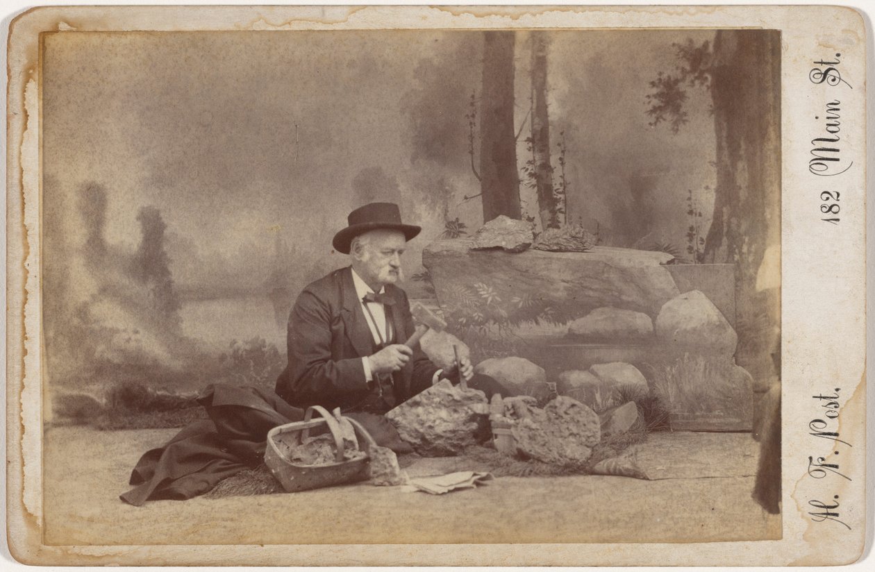 "Dominic Parsons op jacht naar fossielen", ca. 1896 (foto) door Henry F. Post