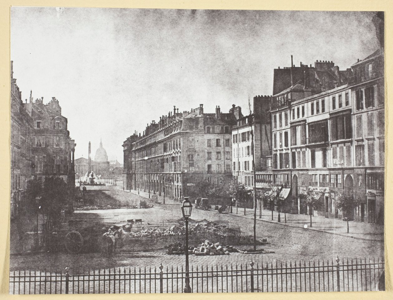 Rue Royale en Resten van de Barricades van 1848 door Hippolyte Bayard