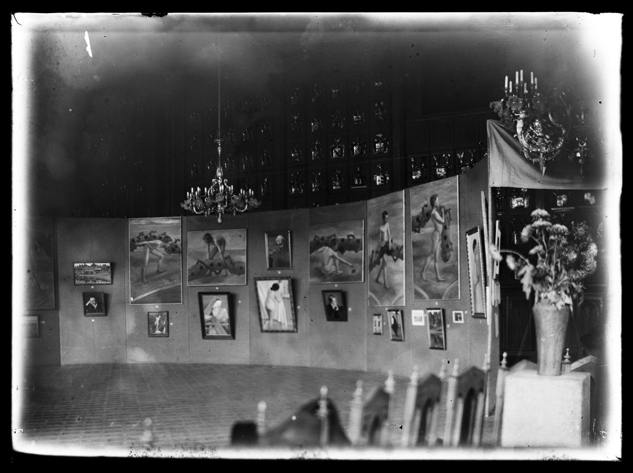 Schilderijen van Hugo Simberg en Magnus Enckell in een tentoonstelling in het Huis van de Adel in Helsinki door Hugo Simberg