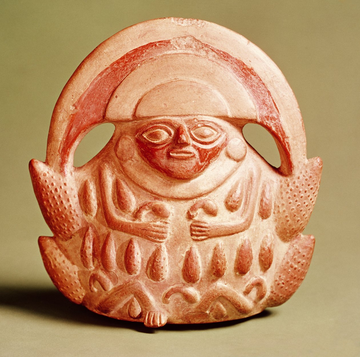 Inca landbouwgodheid met een maanhoofdtooi en een kostuum versierd met maïs en pompoenen, 16e eeuw door Incan