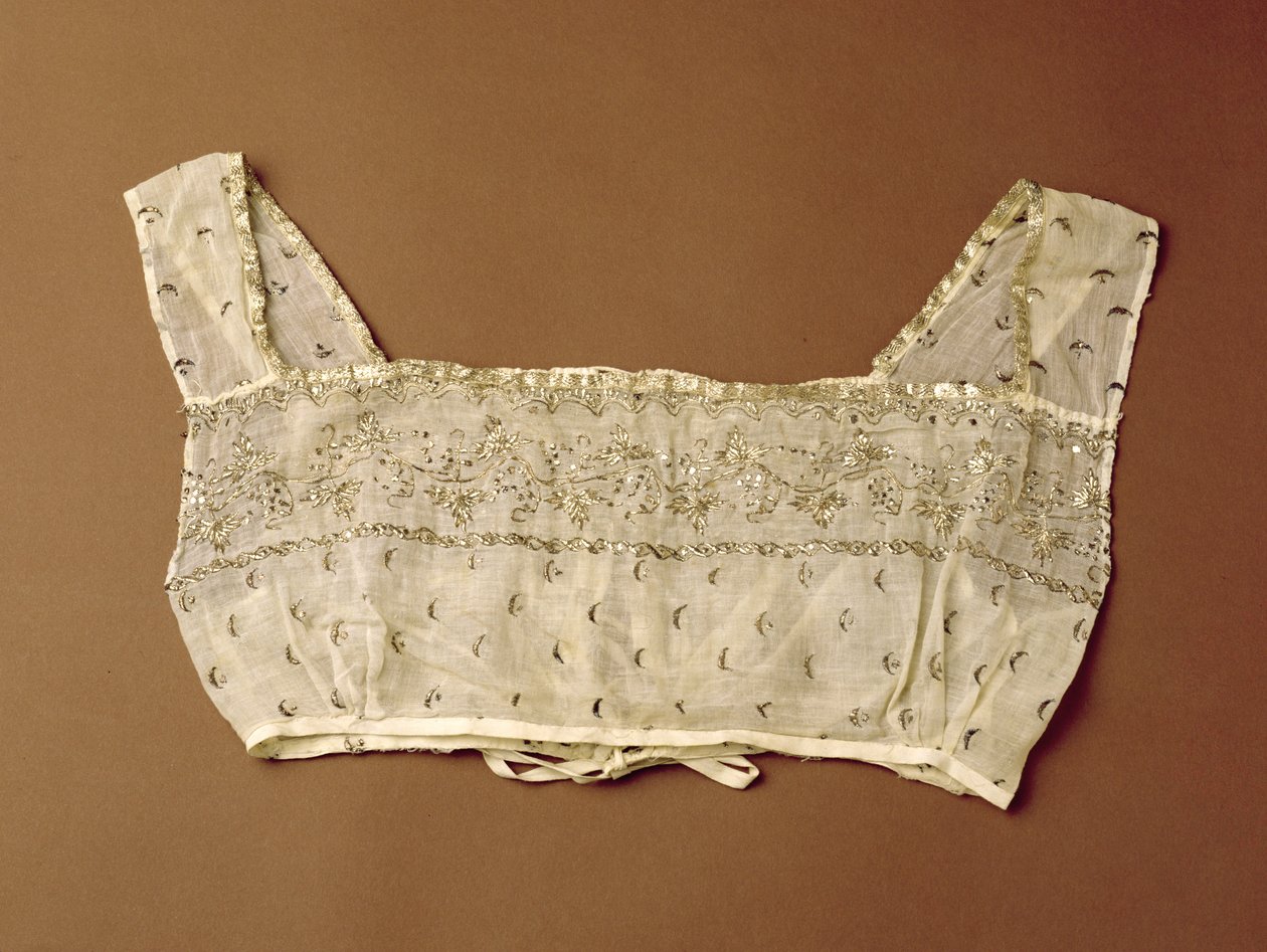 Borststuk, geborduurd met plat zilverdraad, ca.1805-10 door Indian School