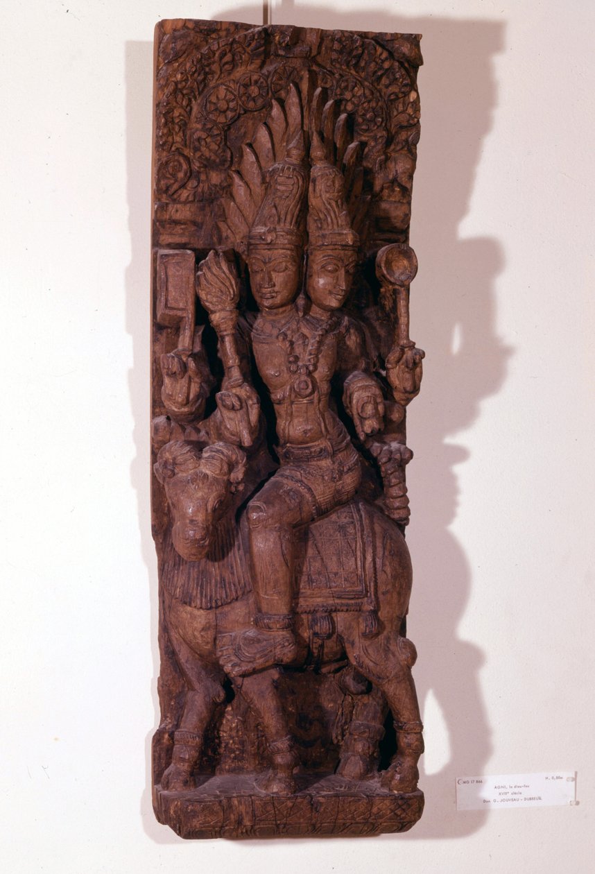Agni, god van het vuur, afgebeeld met twee hoofden (bicefaal) op een ram, volgens de hindoeïstische mythologie. Houten sculptuur uit de 17e eeuw. Parijs, Musée Guimet. door Indian School