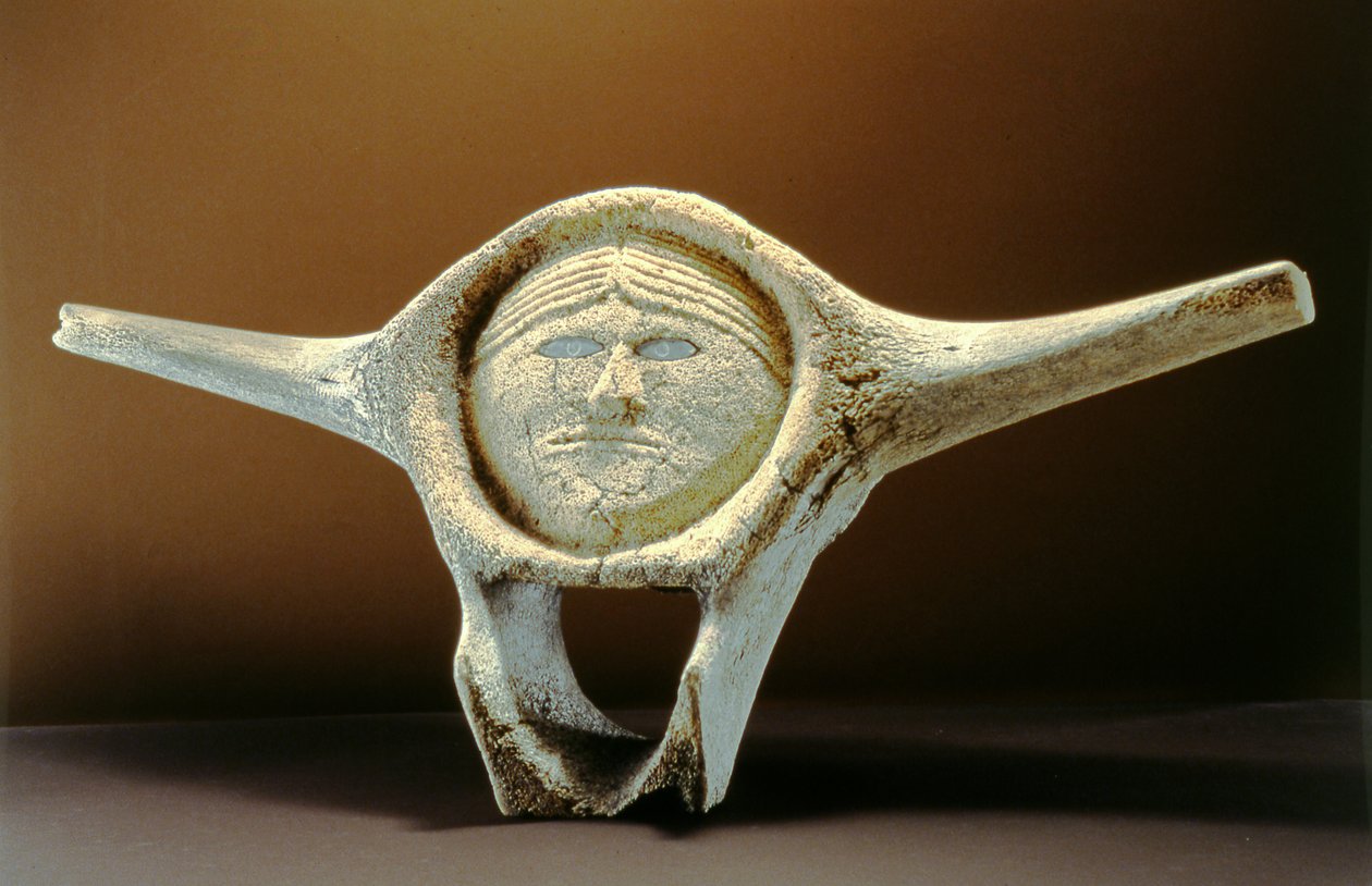 Janushoofd, van Cape Dorset (walviswervel) door Inuit School