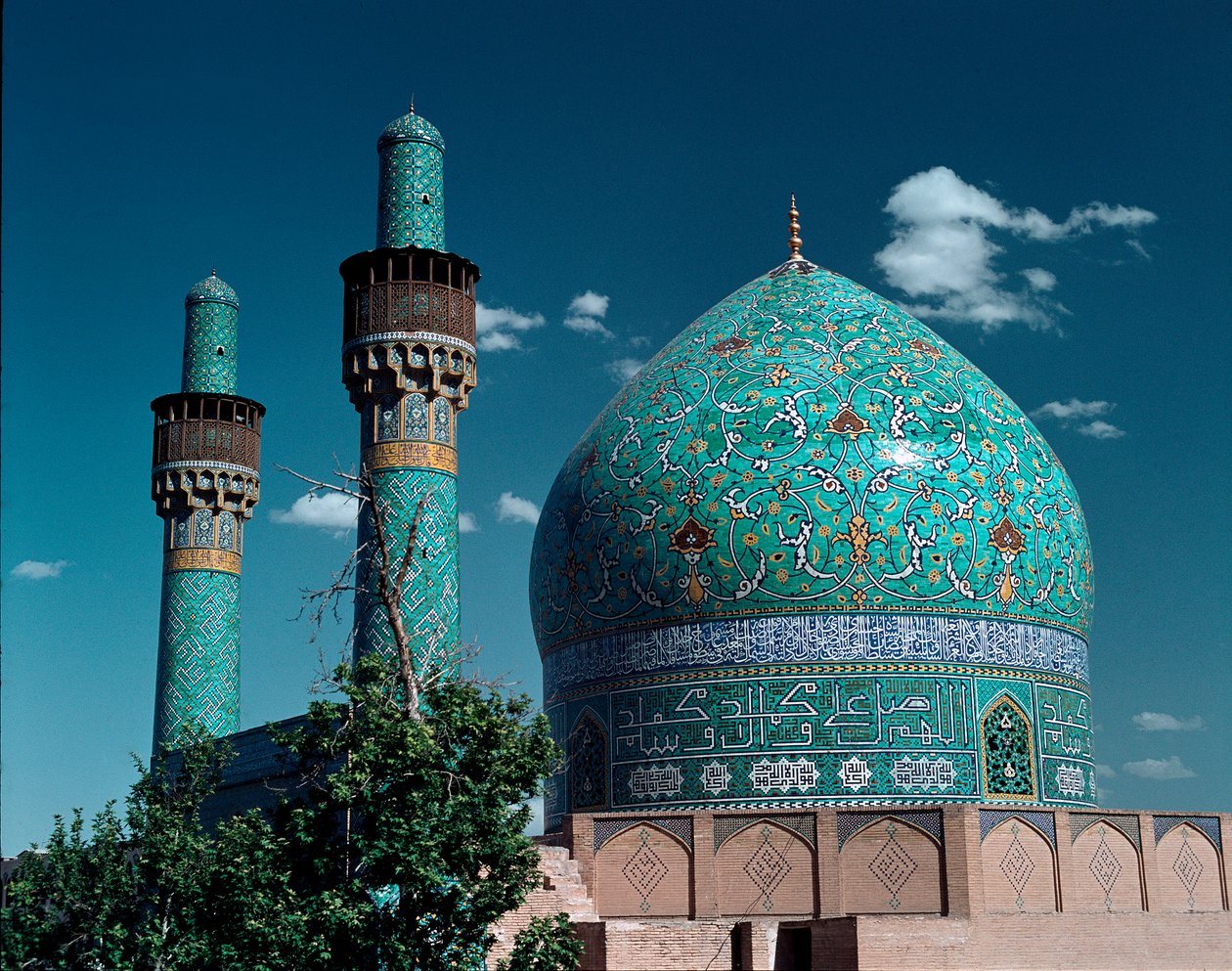 Uitzicht op de Shah-moskee (ook bekend als Imam-moskee) door Islamic School