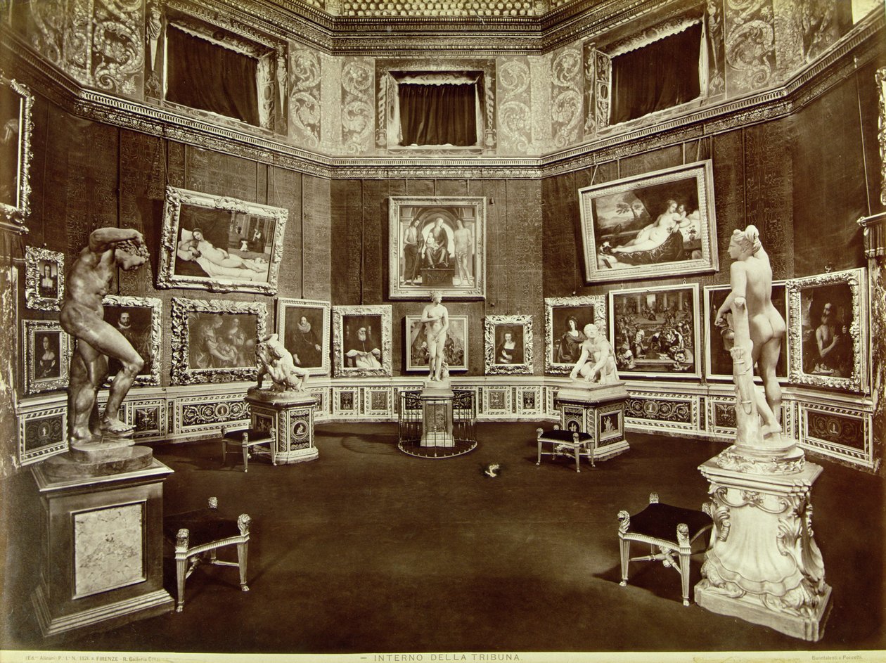 Uitzicht op de Tribune Kamer van de Galleria degli Uffizi, ontworpen door Bernardo Buontalenti door Italian School