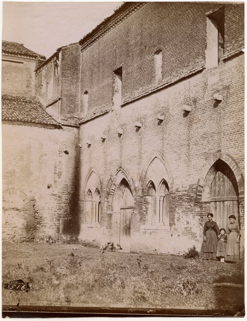Exterieur van de Kapittelzaal, Pomposa abdij, Emilia-Romagna, Italië, foto door Luigi Ricci, Ravenna door Italian Photographer