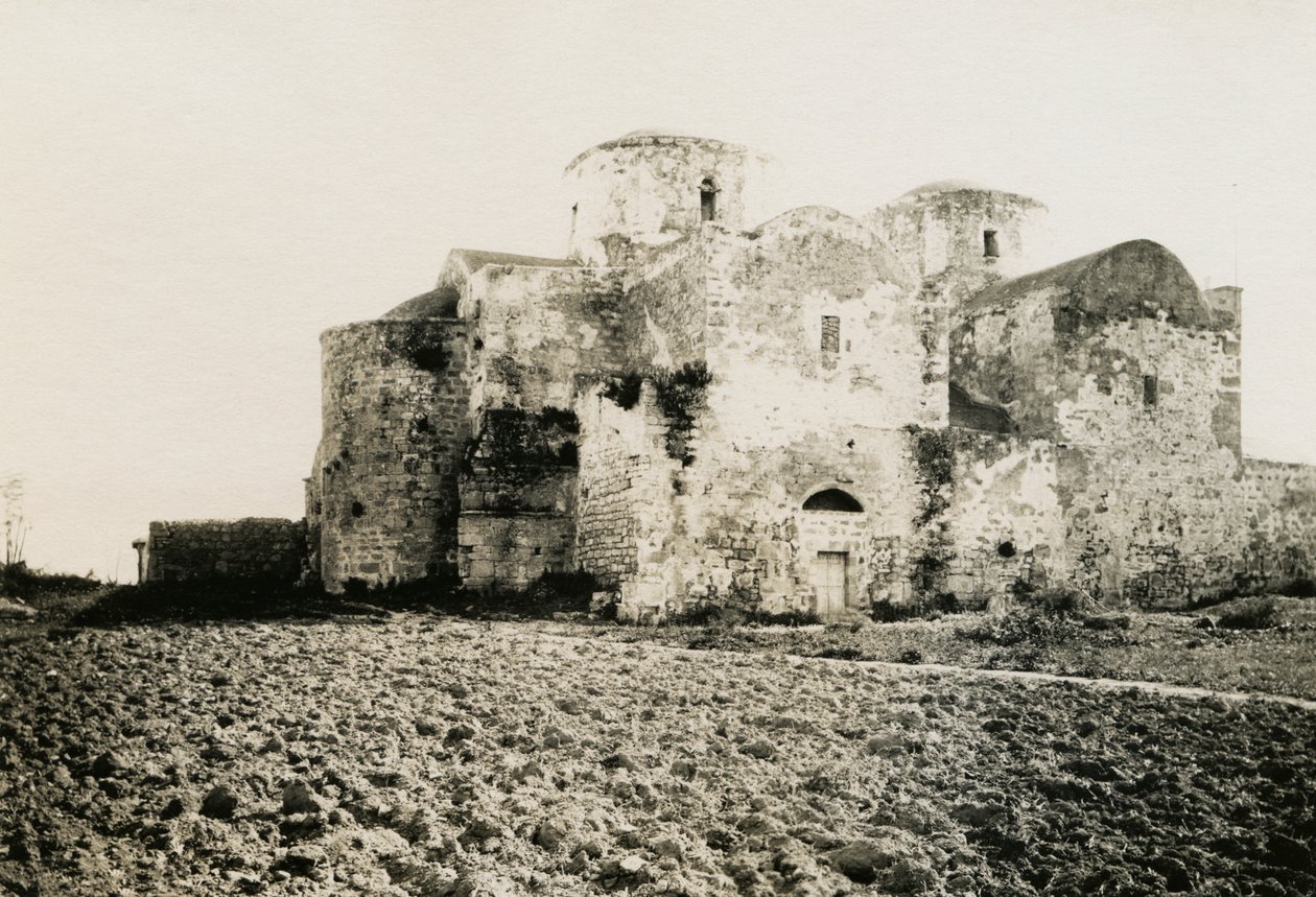 Klooster van Agios Varnavas, Engomi, Cyprus, foto door Camille Enlart, Parijs door Italian Photographer