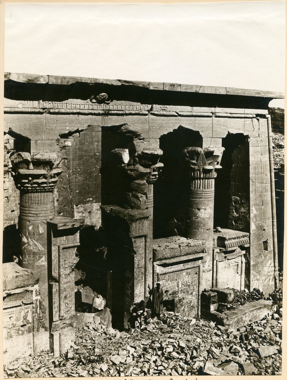 Pronaos van de tempel van Mandulis, Kalabsha, Egypte, foto door Antonio Beato door Italian Photographer