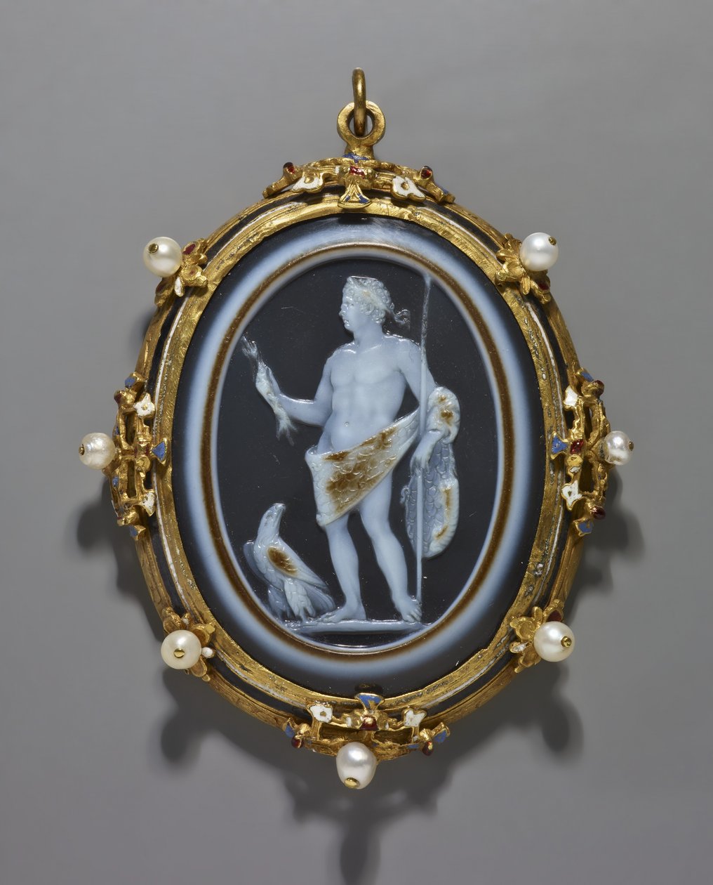 Camee die een Romeinse Keizer als Jupiter afbeeldt, Camee: Romeins, A.D. 41-54, Frame: Italiaans, eind 16e eeuw door Italian School