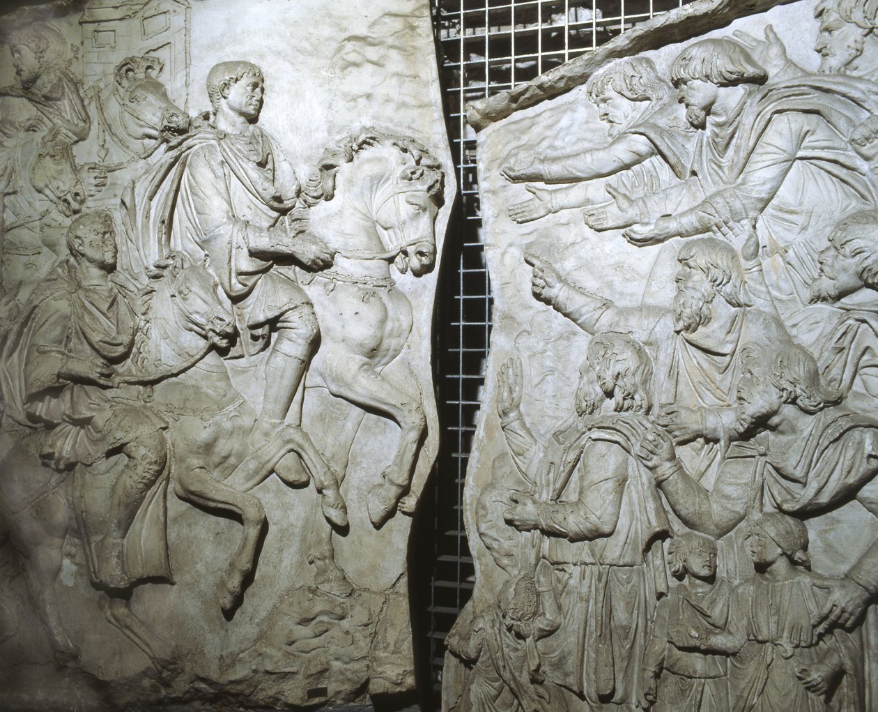 Gipsafgietsel van een deel van het reliëf van de Zuil van Trajanus, Rome door Italian School
