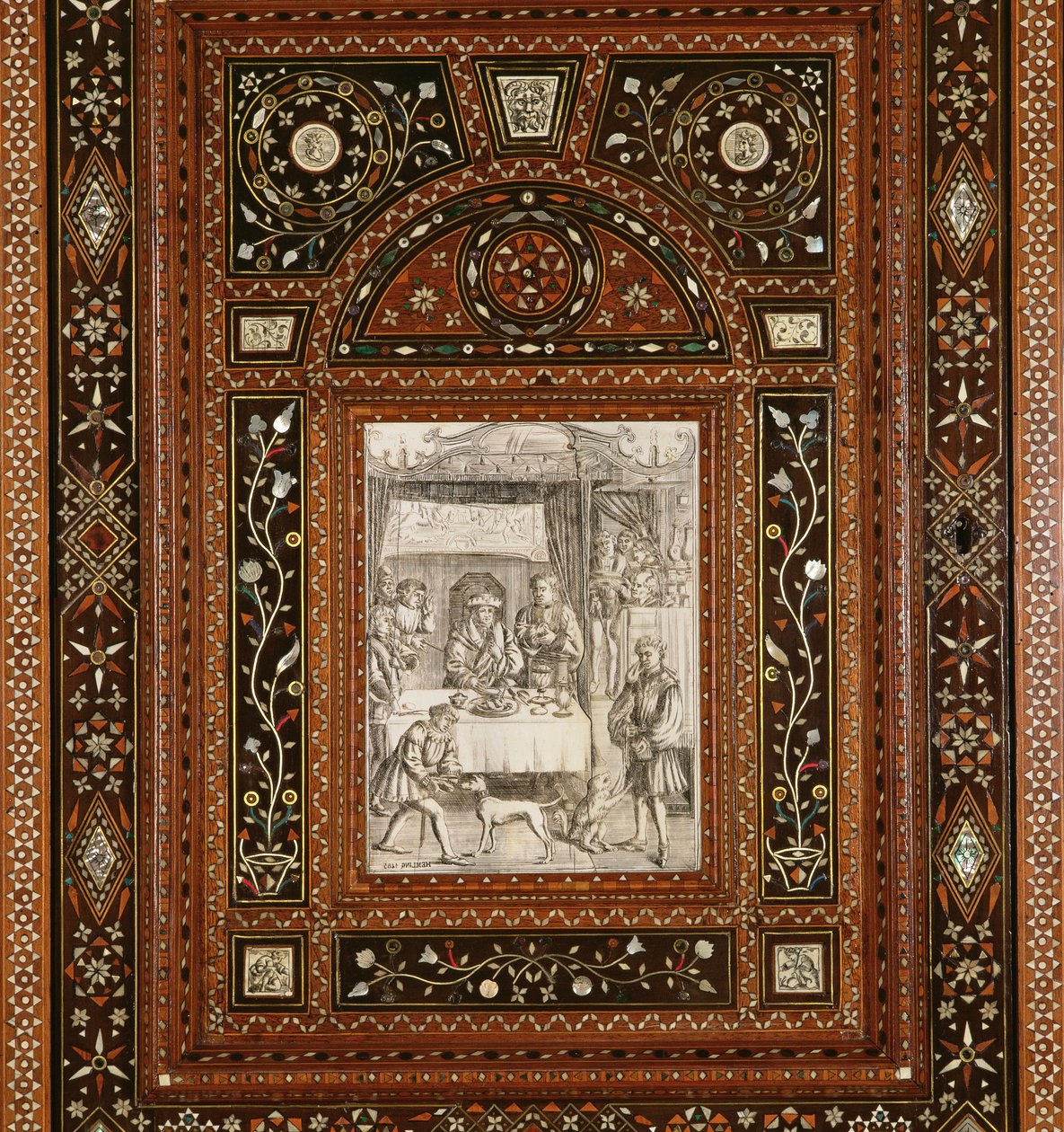 Detail van een gravure op ivoor, naar Memling (ca. 1433-94), uit een kabinet geschonken aan Mary Queen of Scots (1542-87) en Francis II (1544-60) als huwelijksgeschenk (hout en ingelegd ivoor) door Italian School