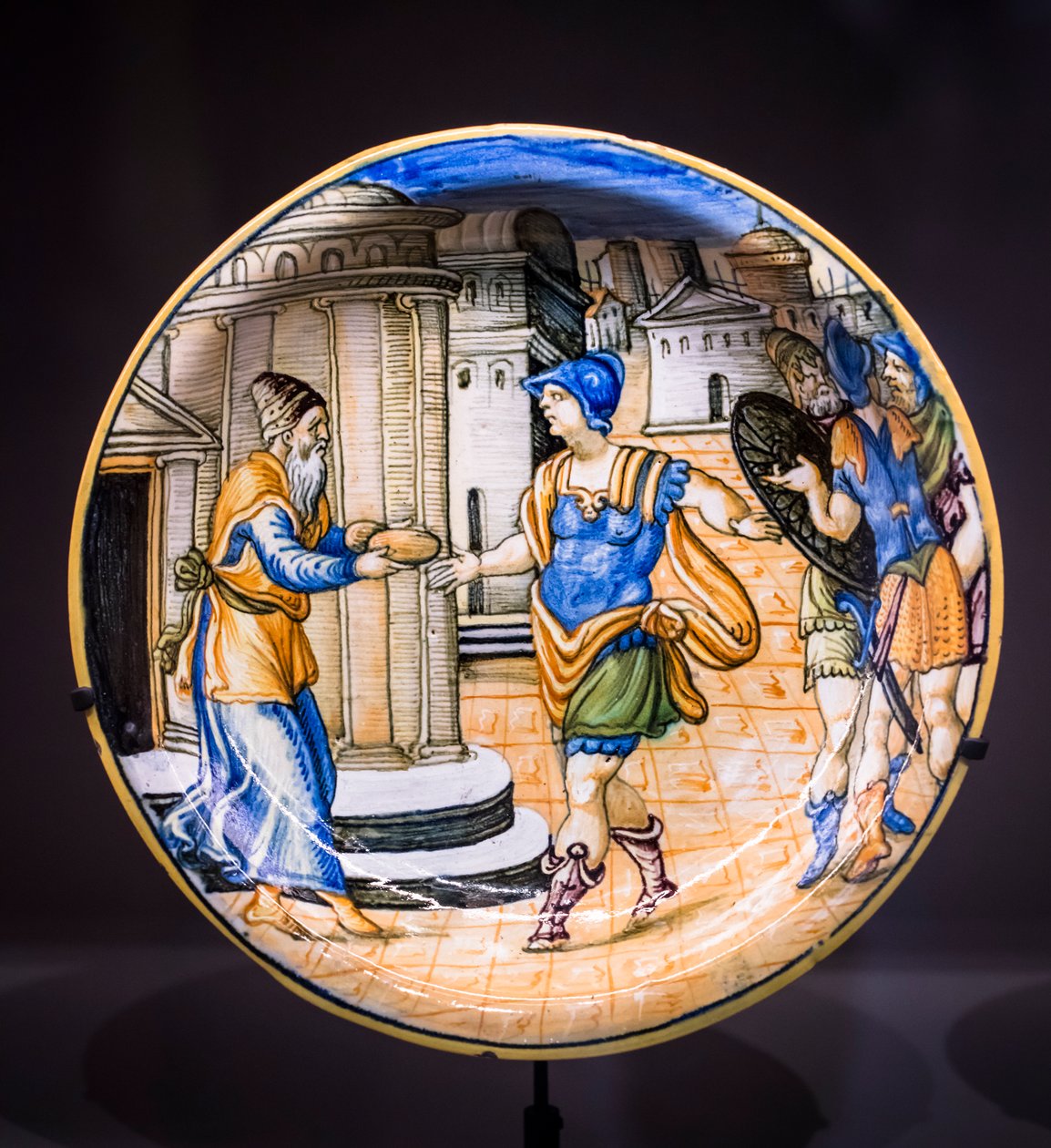Schotel: Melchizedek die Abraham brood aanbiedt, circa 1530-1540 (majolica) door Italian School