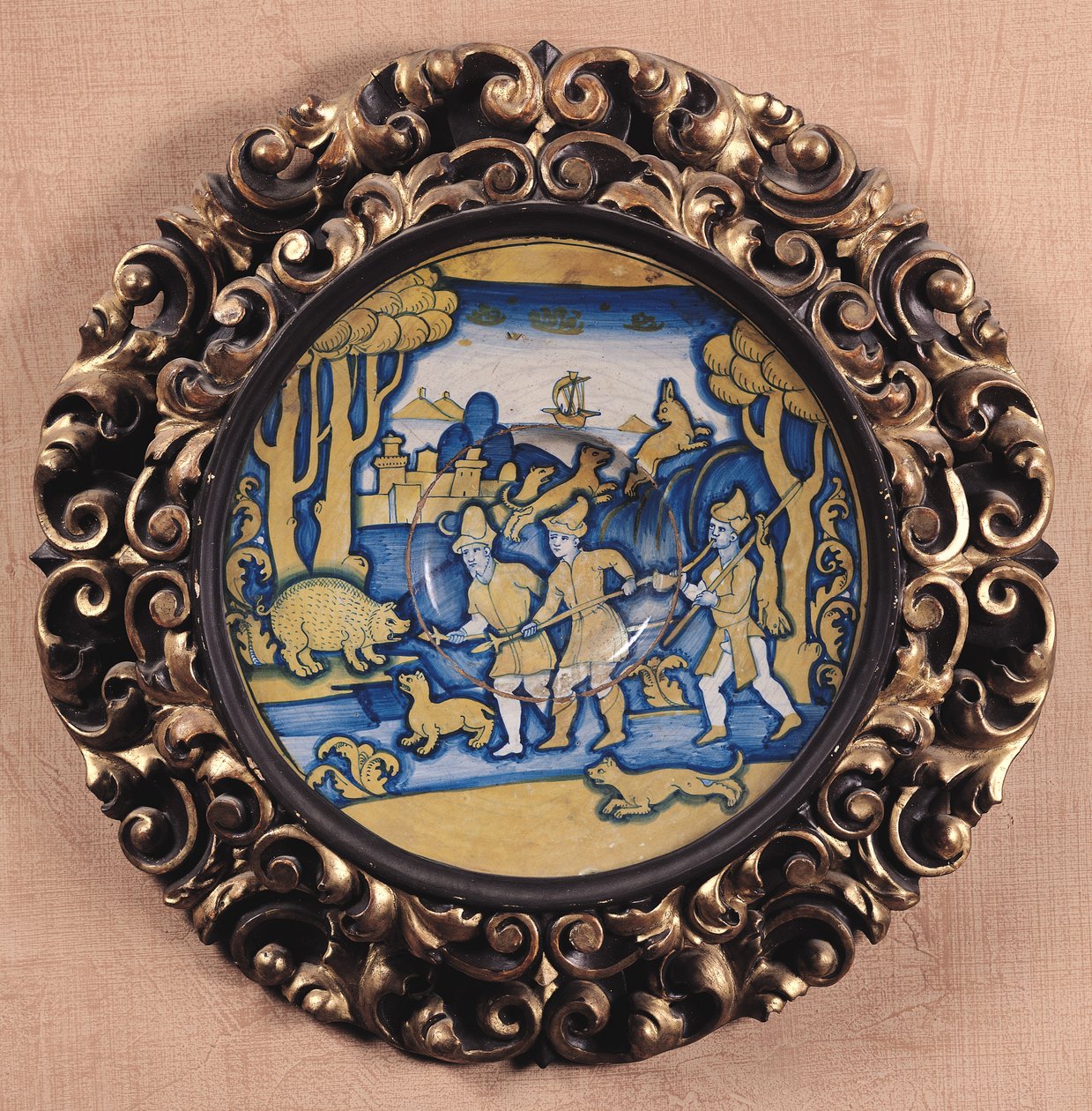 Bord versierd met een jachtscène, Deruta Werkplaats, ca.1540-45 door Italian School