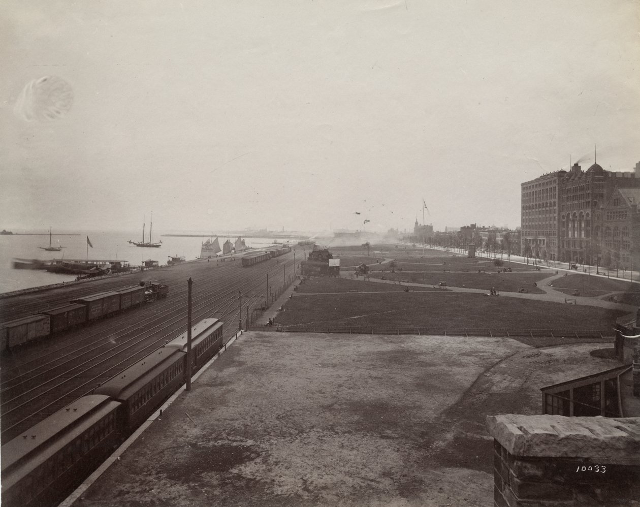 Uitzicht naar het zuiden van Michigan Avenue vanaf de westkant van de Illinois Central Railroad-sporen, Chicago, ca. 1890 door J. W. Taylor