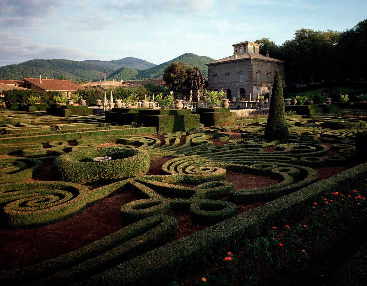 Zicht op villa Lante door Jacopo Vignola
