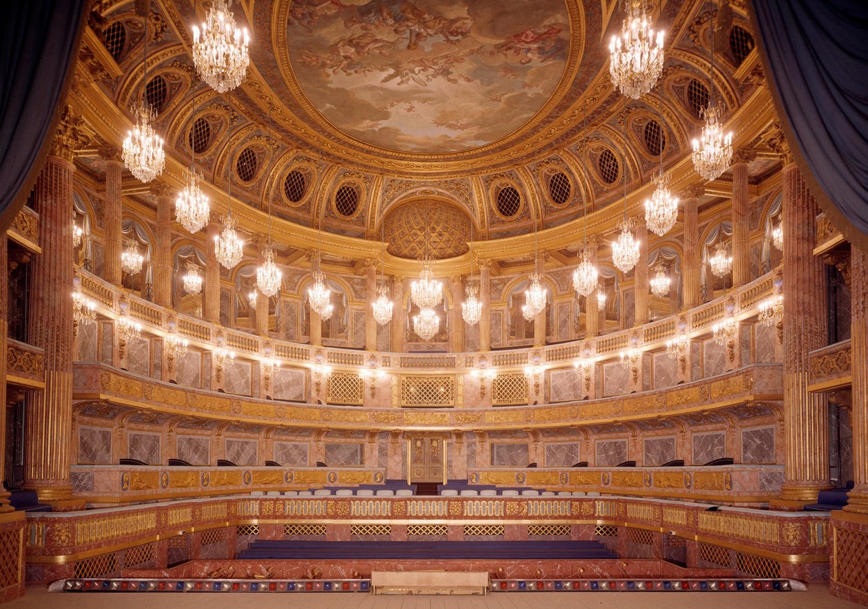 Zicht op het interieur van de Koninklijke Opera van Versailles gerealiseerd door Ange-Jacques Gabriel (1698-1782) 18e eeuw Versailles door Jacques Ange Gabriel