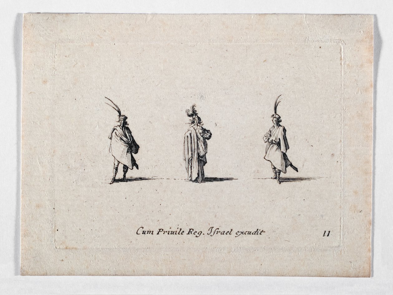 Een dame met een lange jas en twee cavaliers, van ... (gravure) door Jacques Callot