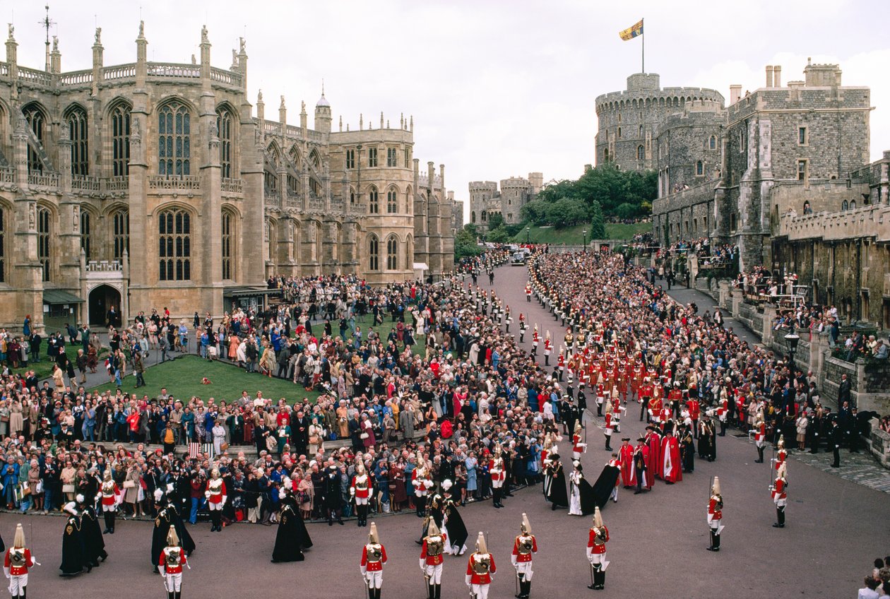 Koningin Elizabeth, Prins Philip presideren in St. George