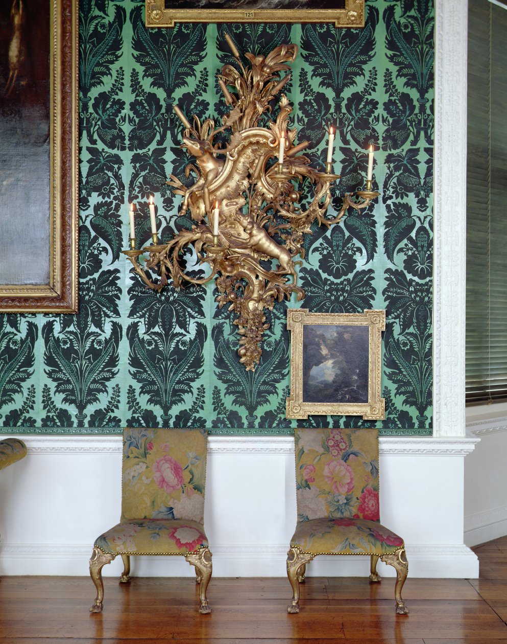 Zijstoelen en girandole, uit de Gallery Suite, gemaakt door James Pascall door James Pascall