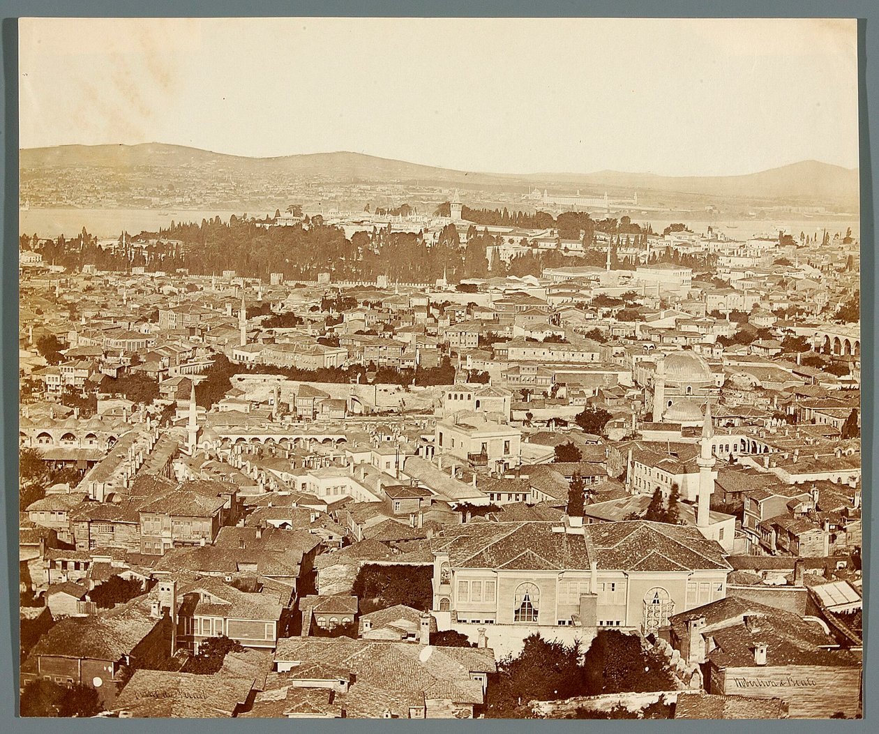„Point du Serail“ [Istanbul. Stadspanorama] door James Robertson