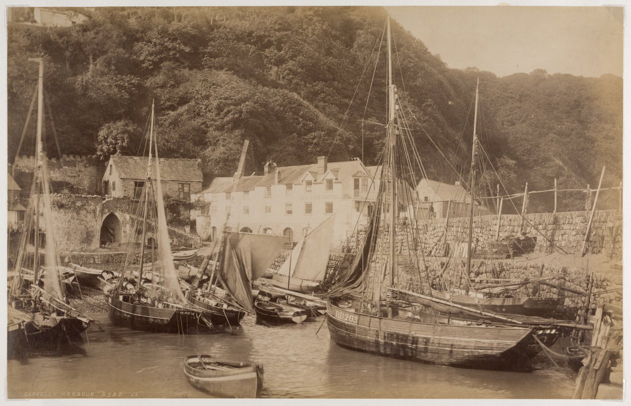 Vissersboten in de haven van Clovelly door James Valentine