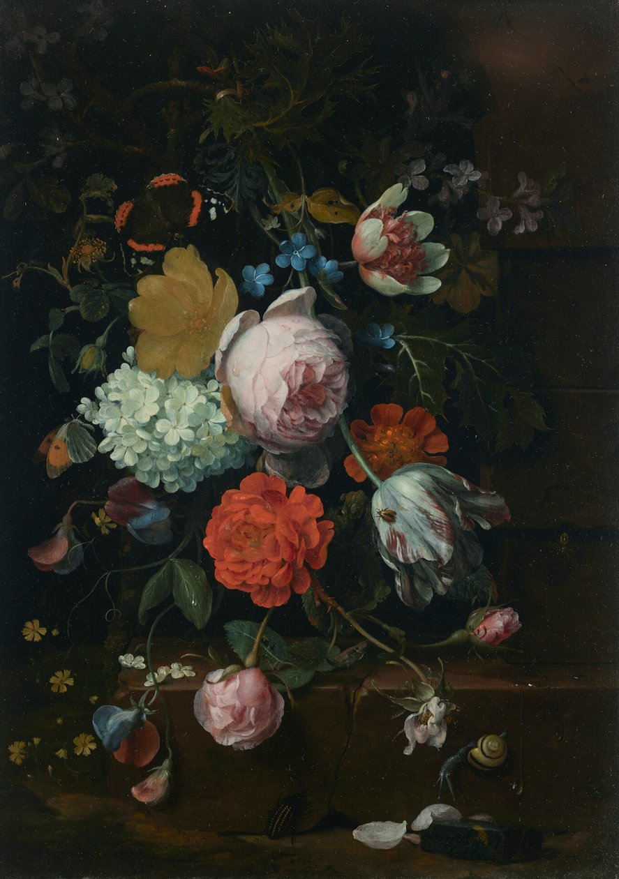 Een boeket pioenrozen, tulpen, rozen en andere bloemen op een richel, met vlinders, een slak en een kever door Jan Mortel