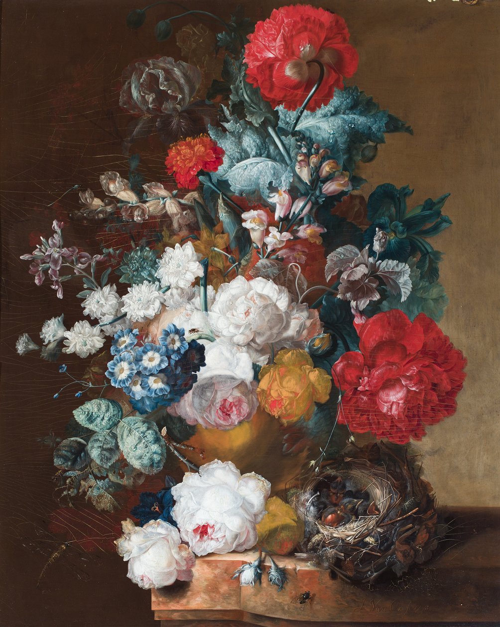 Een stilleven van bloemen met klaprozen, antirrhinums en een vogelnestje met uitgevlogen jongen door Jan van Os