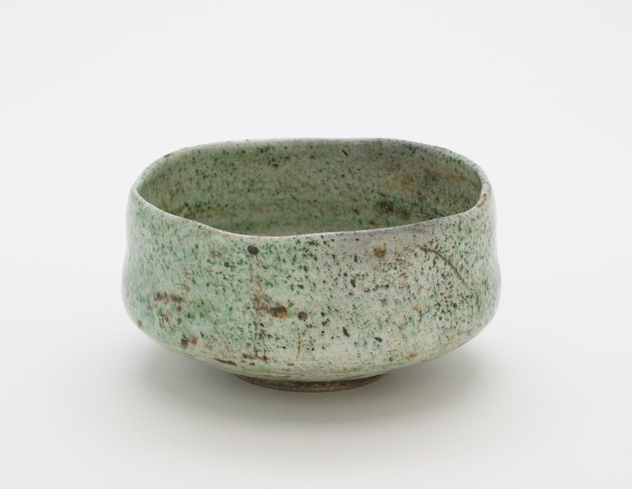 Theekom met valse Raku zegel, onbekende Raku aardewerk werkplaats door Japanese School