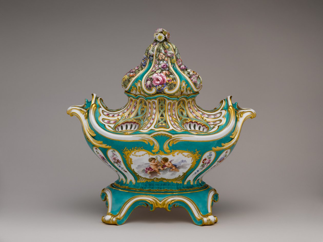 Sevres potpourri vaas door Jean Claude Duplessis