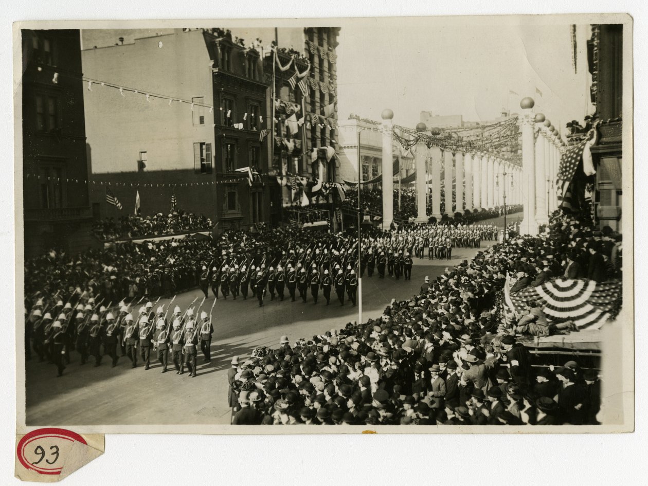 Militaire Parade bij Court of Honor Marines, Groot-Brittannië door Jessie Tarbox Beals