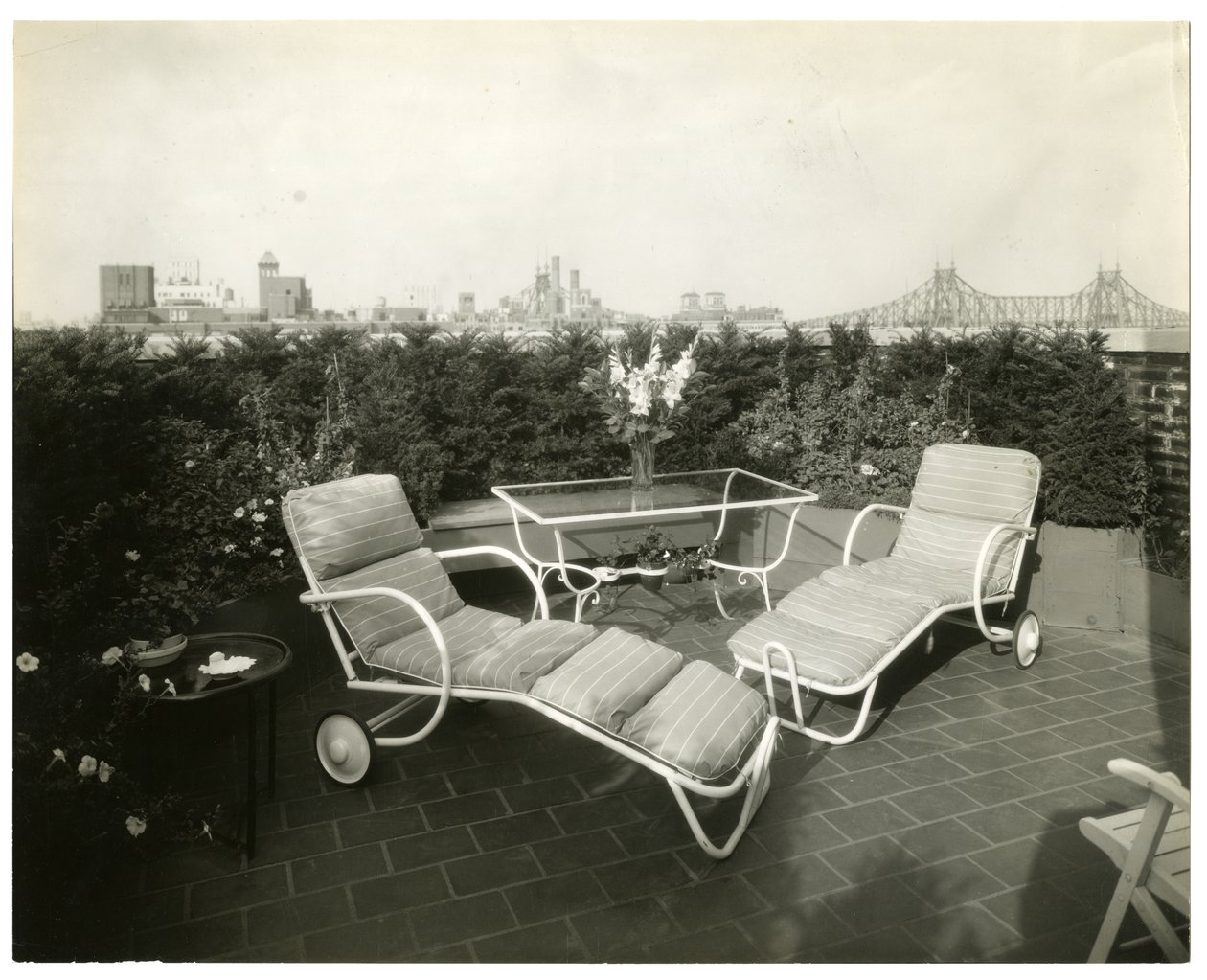 Mevr. Alice Woodward Rhinehardt, 400 E 52 St, New York, USA, ca. 1905-40 door Jessie Tarbox Beals
