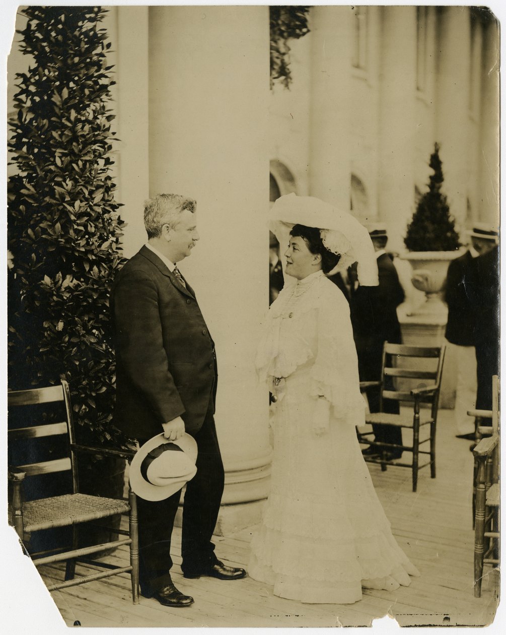 Mevrouw Norman Mack, Gouverneur Odell, St. Louis Expositie 1903 door Jessie Tarbox Beals